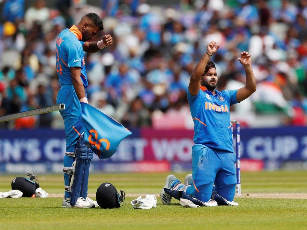 1024x768 Let MS Dhoni Go, Focus On Ravindra Jadeja And Build Middle Order