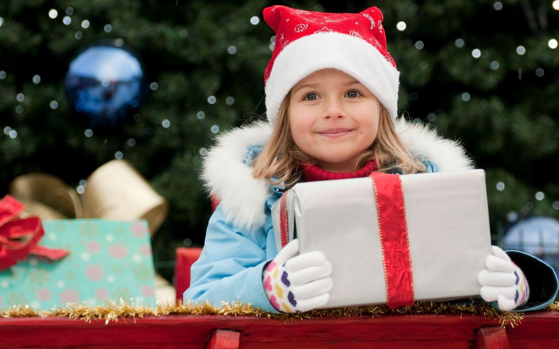 1920x1200 Merry Christmas Wallpaper Girl On Christmas