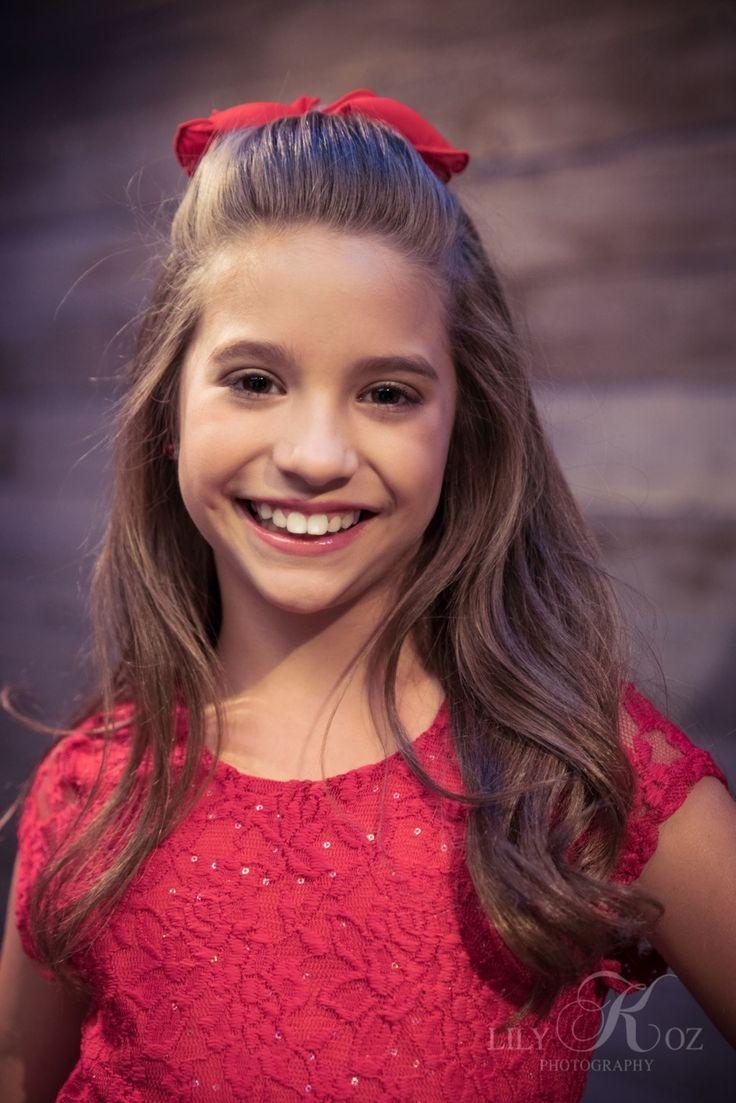 736x1103 Mackenzie Ziegler Wallpaper Ziegler
