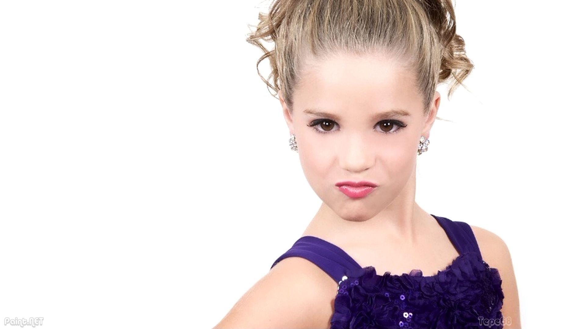1920x1080 MacKenzie Ziegler. Tepe68 Blog 3