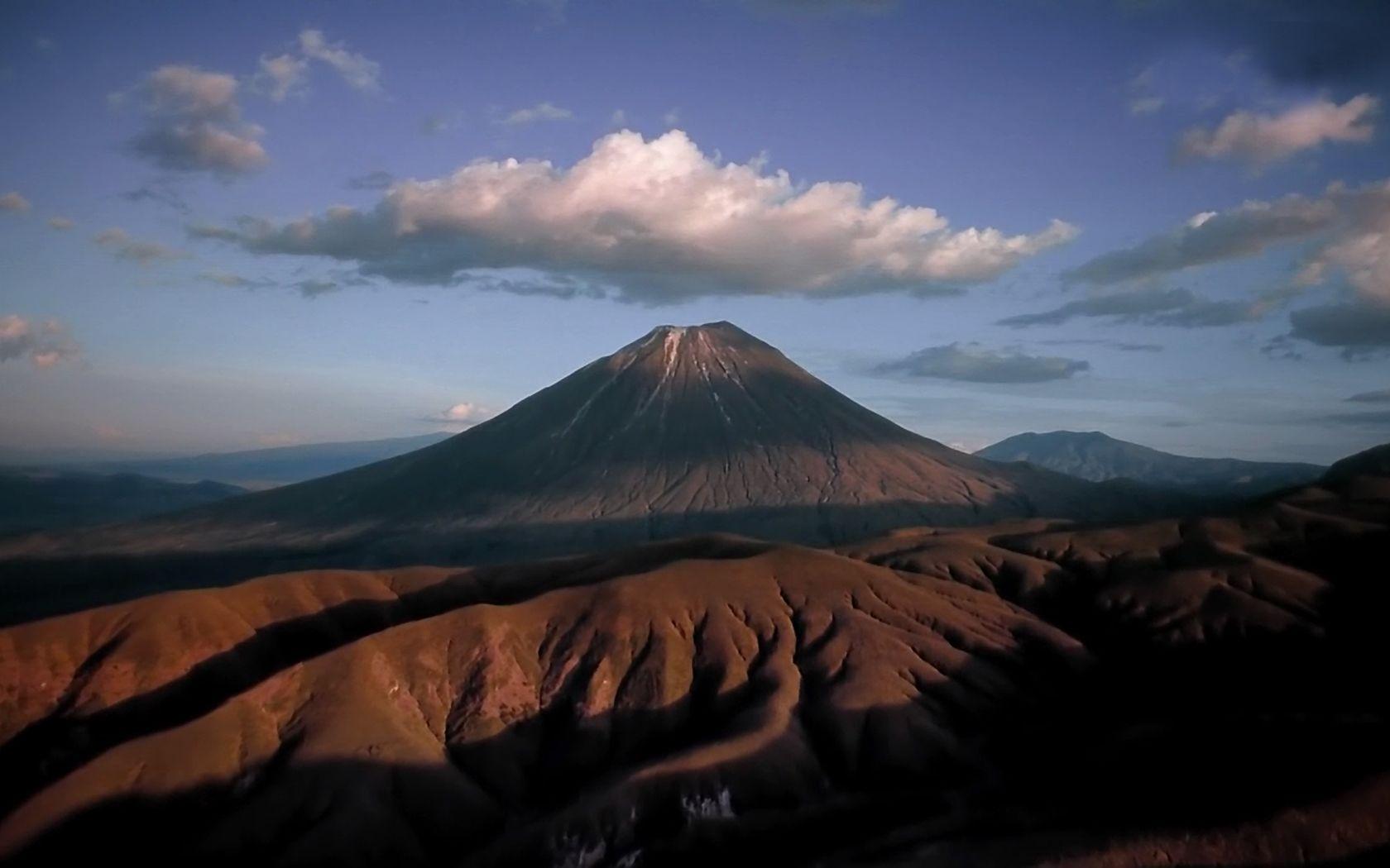 1680x1050 Mount Kilimanjaro Wide Wallpaper