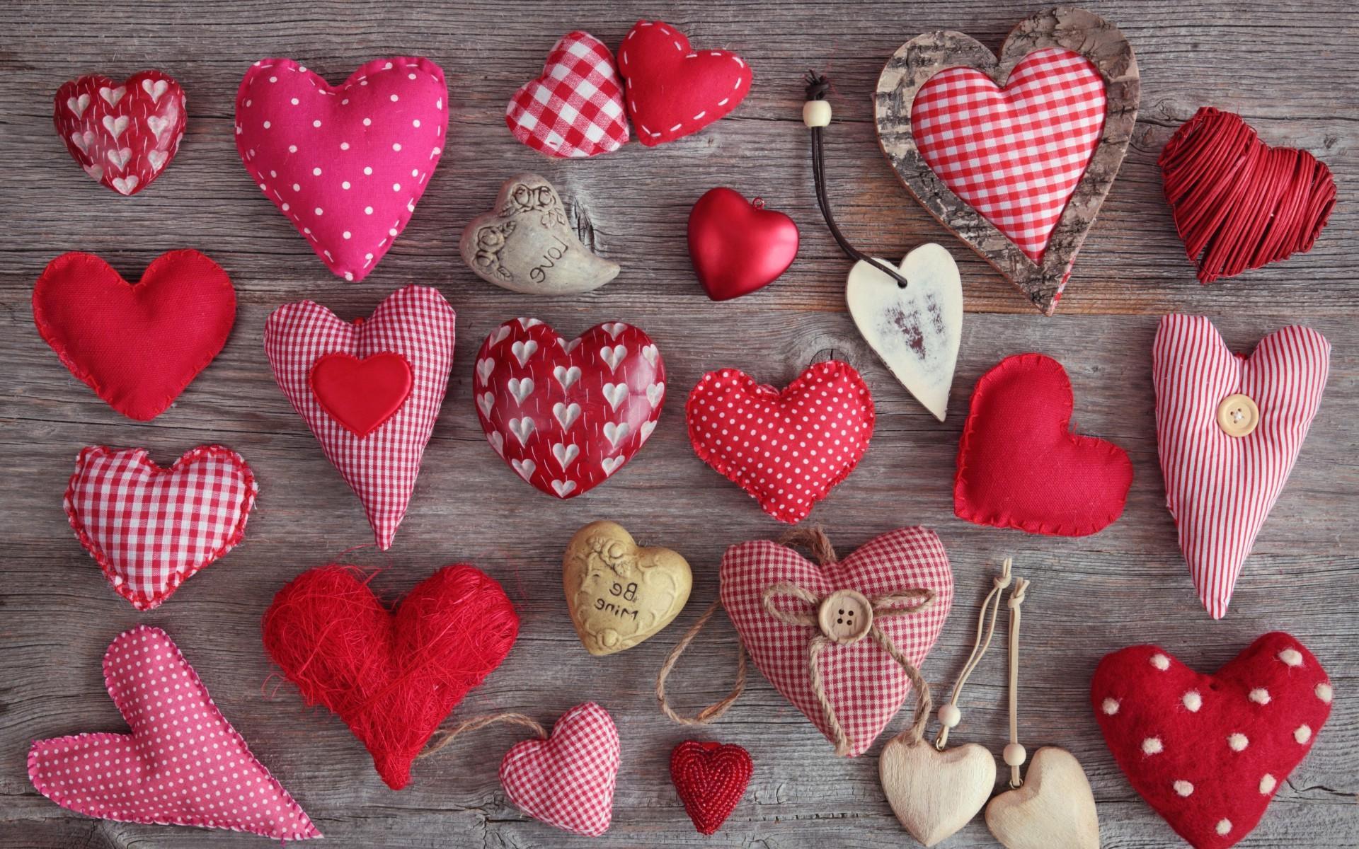 Love & Romantic Wallpapers : Backgrounds and pictures of valentine heart,  flowers and polka dots as home & lock screen images by Sooppi Moossa Kutty
