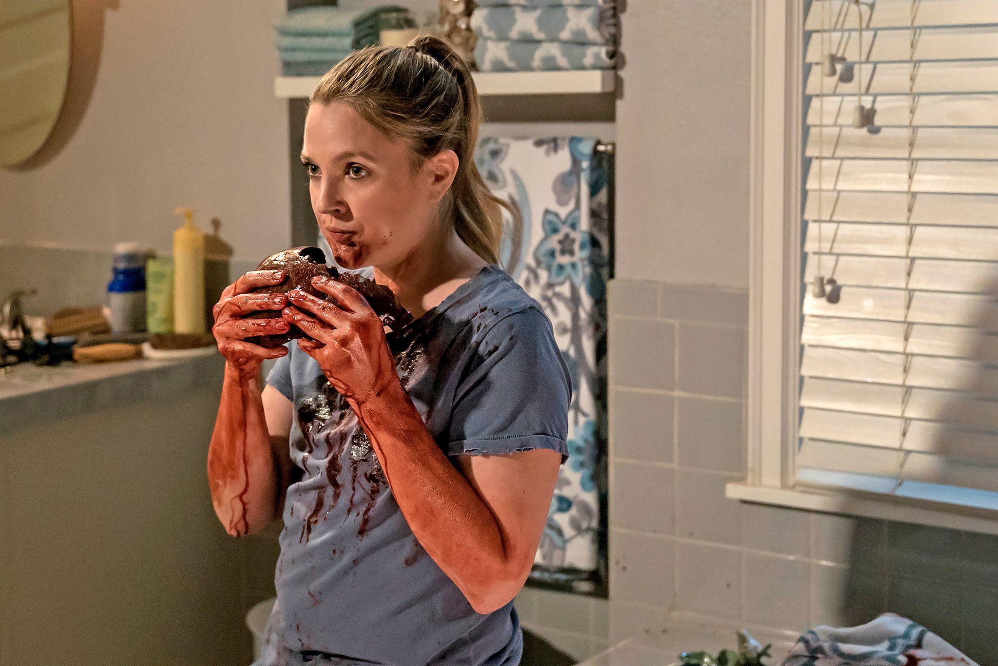 2048x1367 What Are Critics Saying About Drew Barrymore's Netflix Zombie
