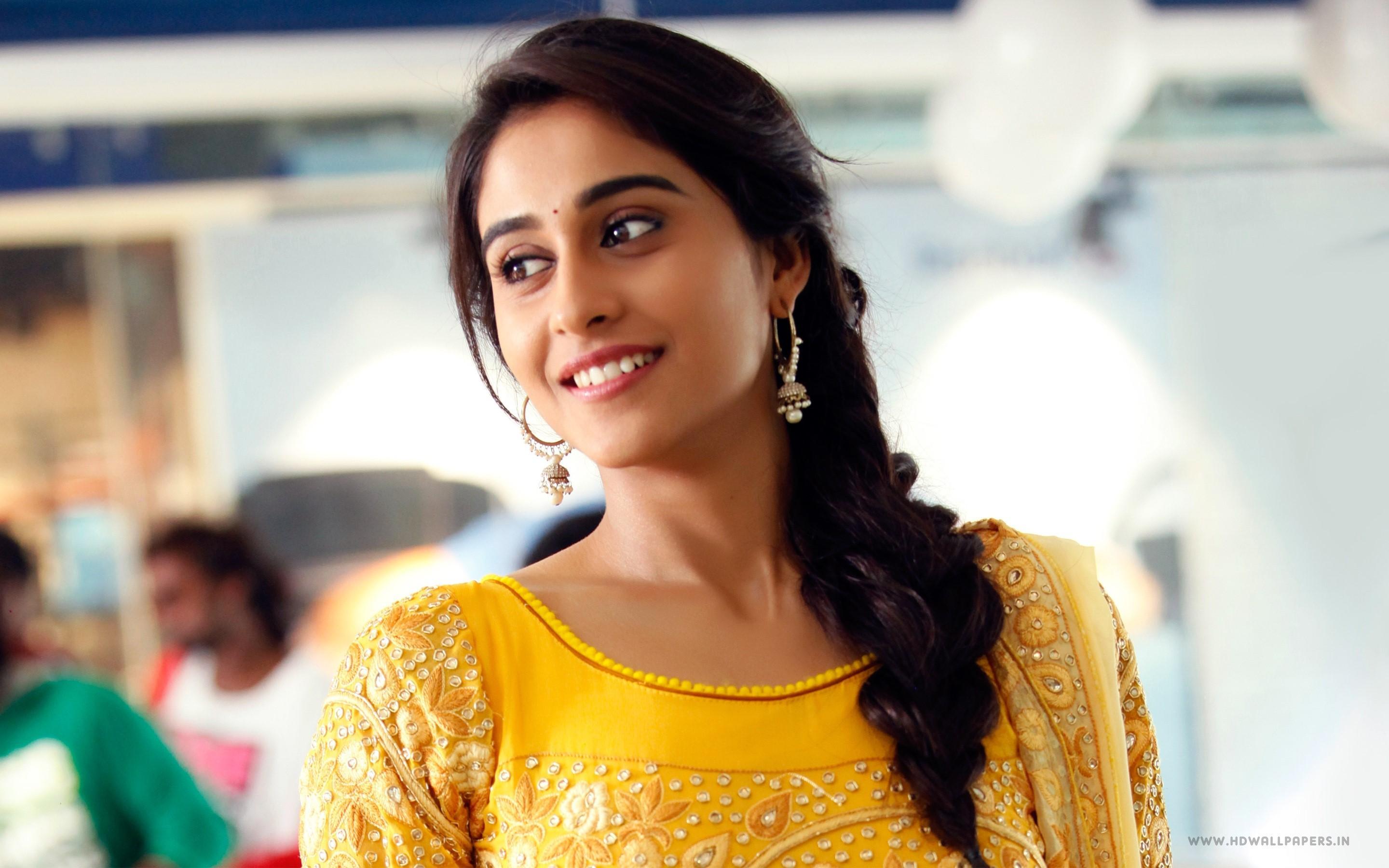 2880x1800 Regina Cassandra Wallpaper