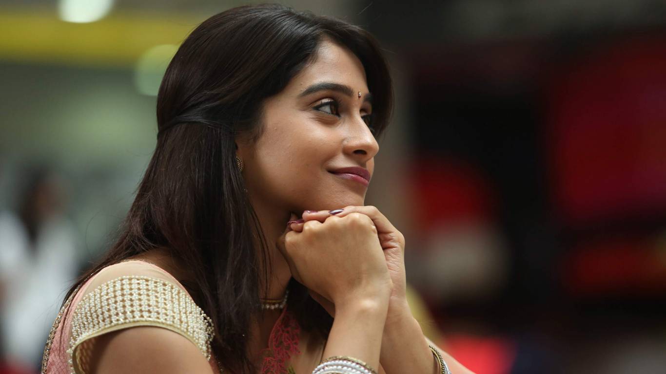 1366x768 Regina Cassandra HD Wallpaper. Latest Regina Cassandra