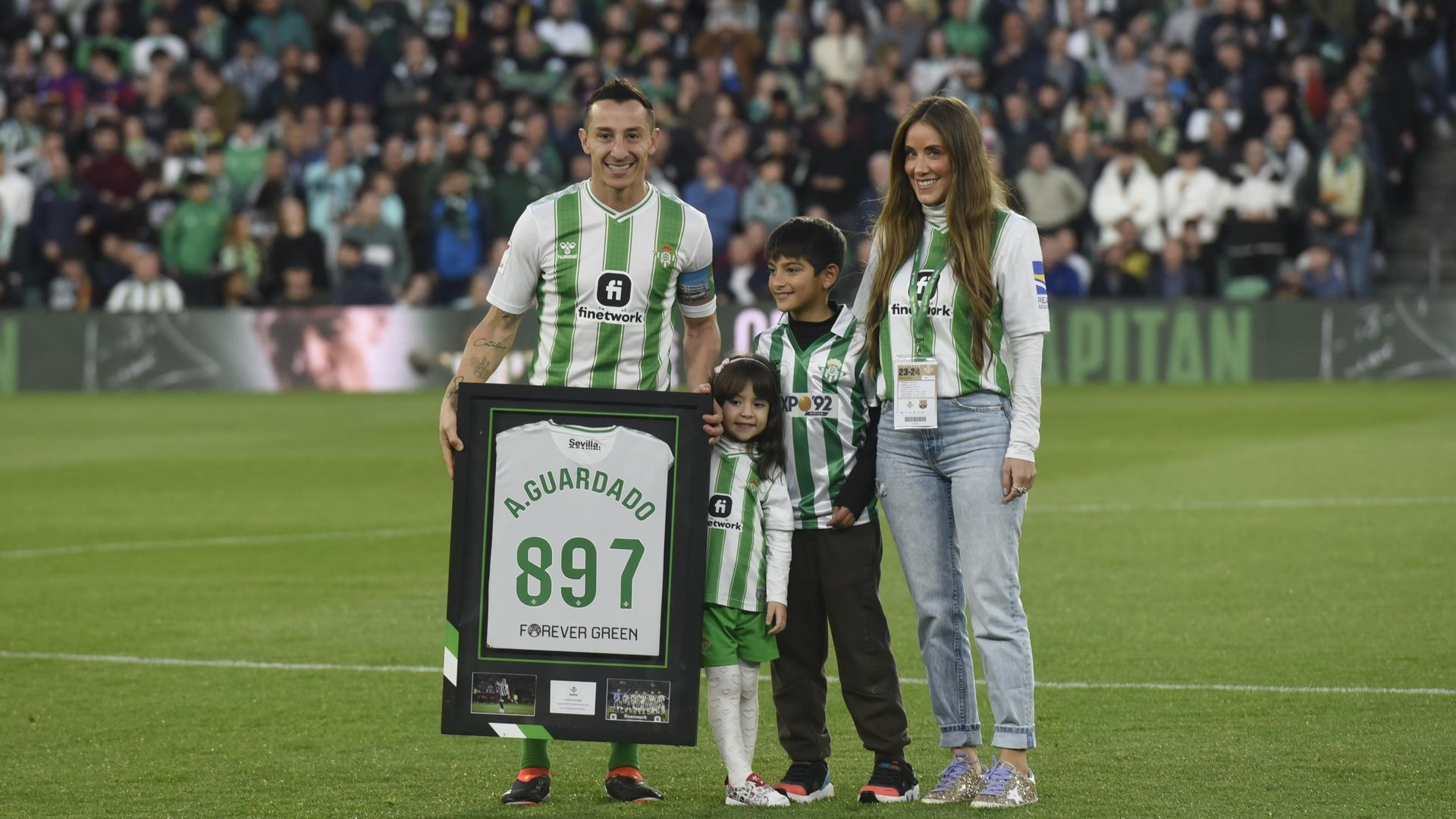 1920x1080 La emotiva carta de la mujer de Andrés Guardado al Betis