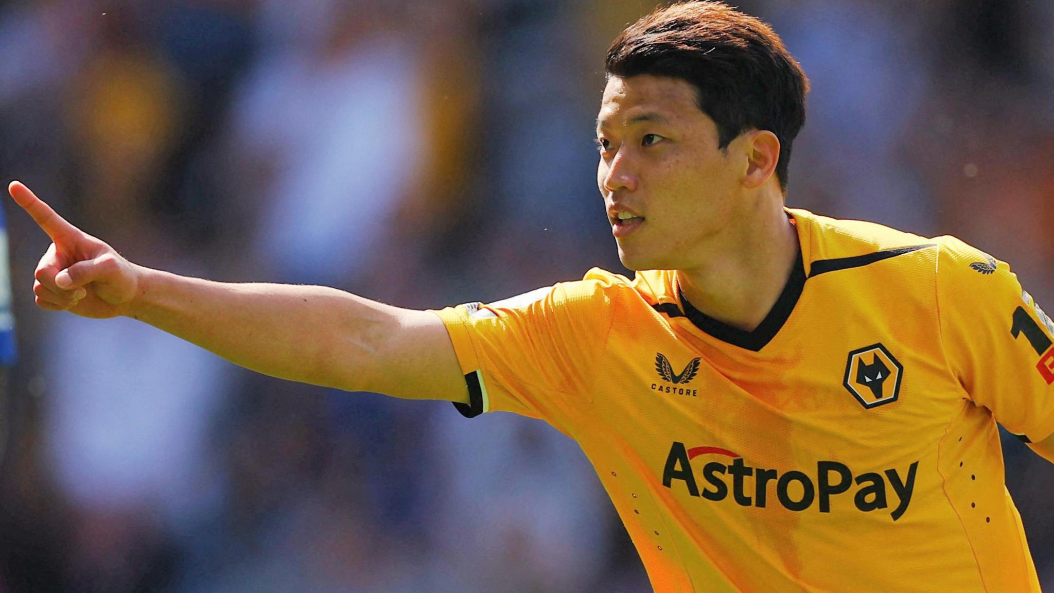 2048x1152 Wolves: Hwang Relishing Pre Season Trip To South Korea