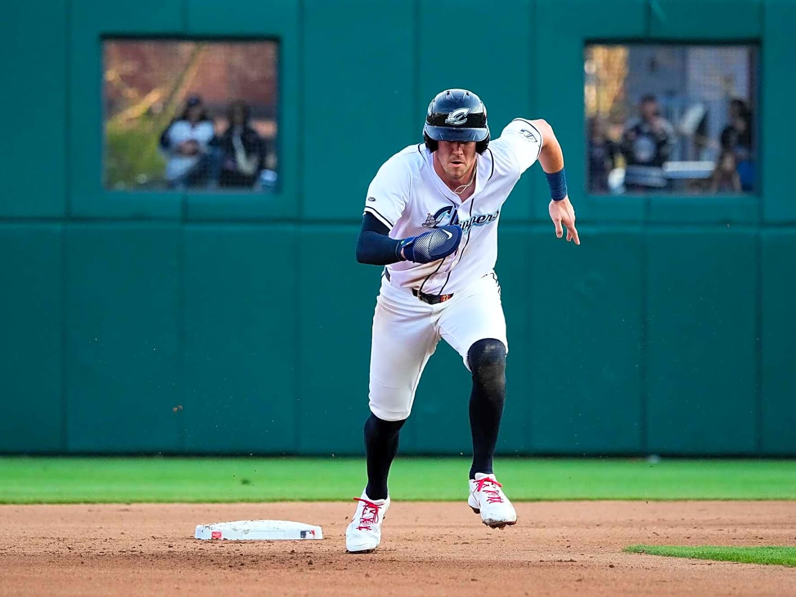 1600x1200 Guardians Trade Nolan Jones To White Sox