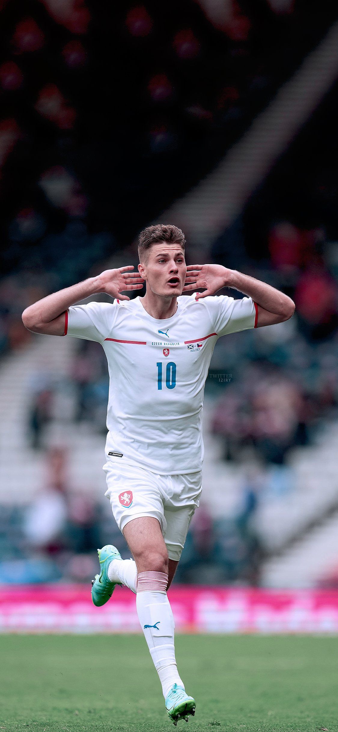 1125x2436 Patrik Schick Wallpaper