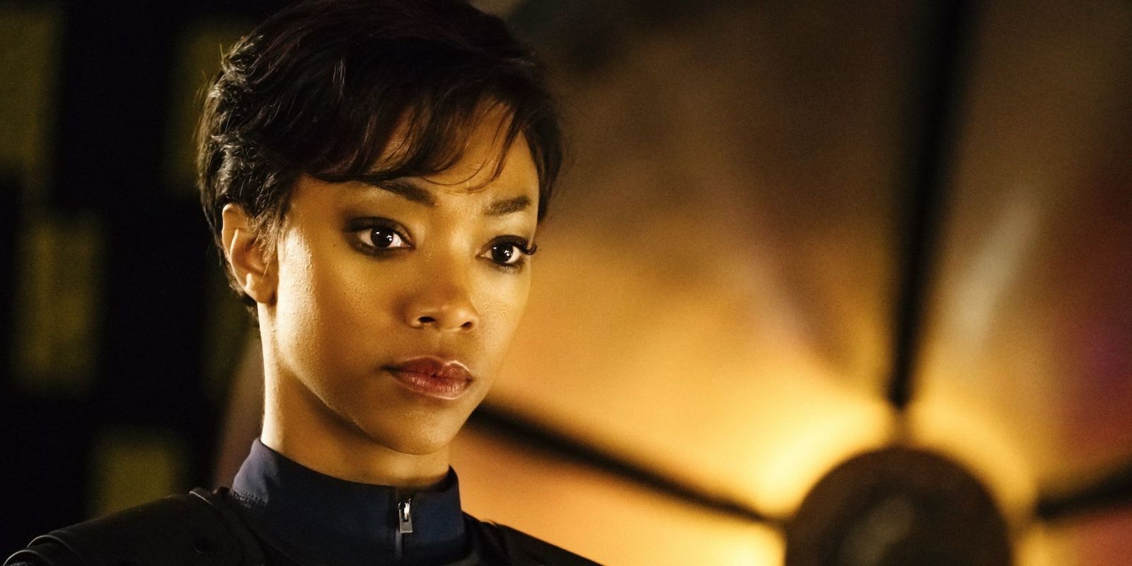 1600x800 Sonequa Martin Green as Michael Burnham in Star Trek Discovery Comics