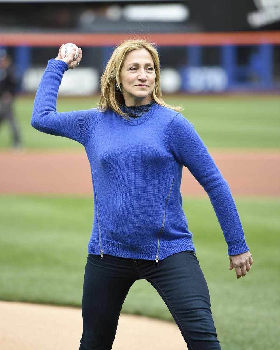 960x1200 Edie Falco's opening pitch at today's #Mets game went right over the plate! #NurseJackie #LGM