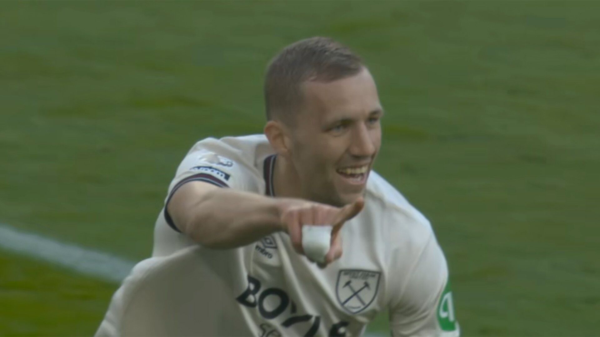 1920x1080 Soucek pulls one back for West Ham v. Liverpool