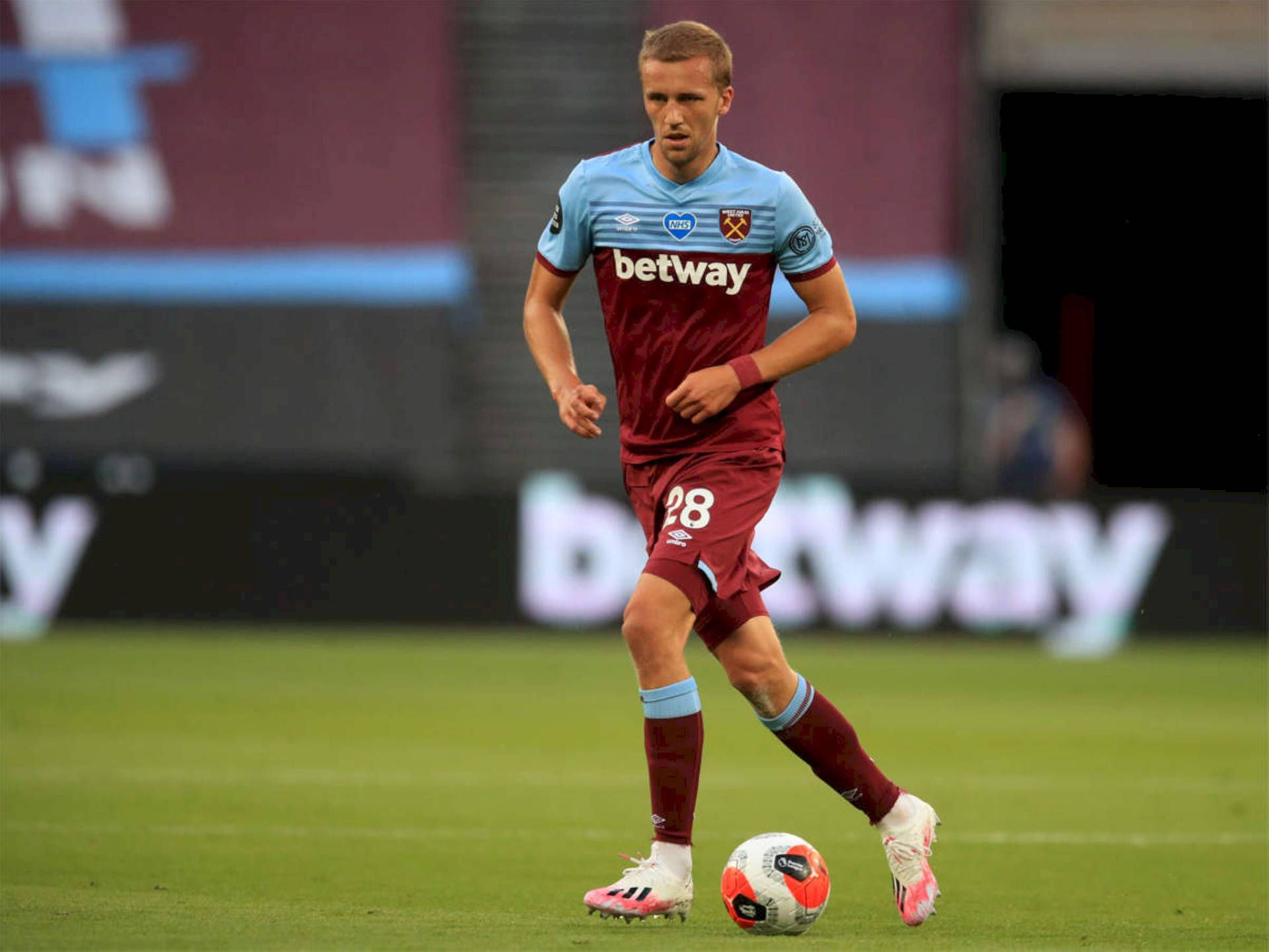 1920x1440 Tomas Soucek Wallpaper