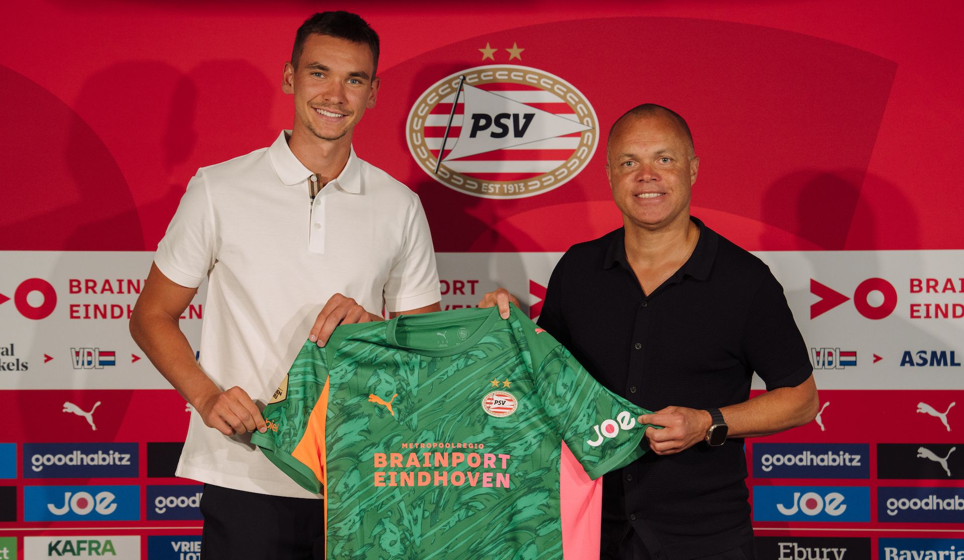 1920x1115 PSV. Goalkeeper Matěj Kovář signs with PSV, Joël Drommel leaves training camp