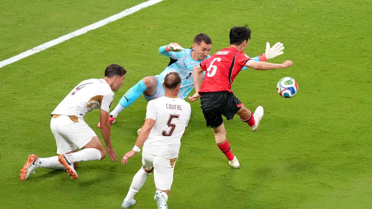 1200x675 Hwang In Beom Sparks South Korea's 2 1 Comeback Win Over The Czech Republic At The World Cup -