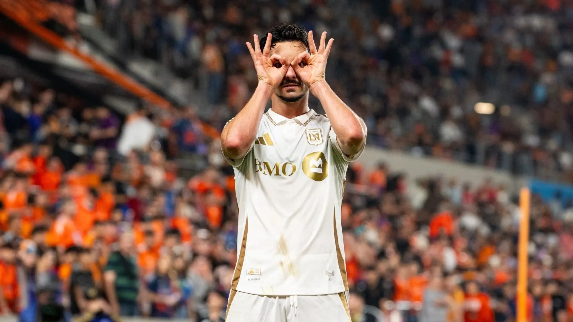 1920x1080 Stephen Eustáquio obrigado a parar por lesão no Los Angeles FC FM. A Primeira Rádio Desporto