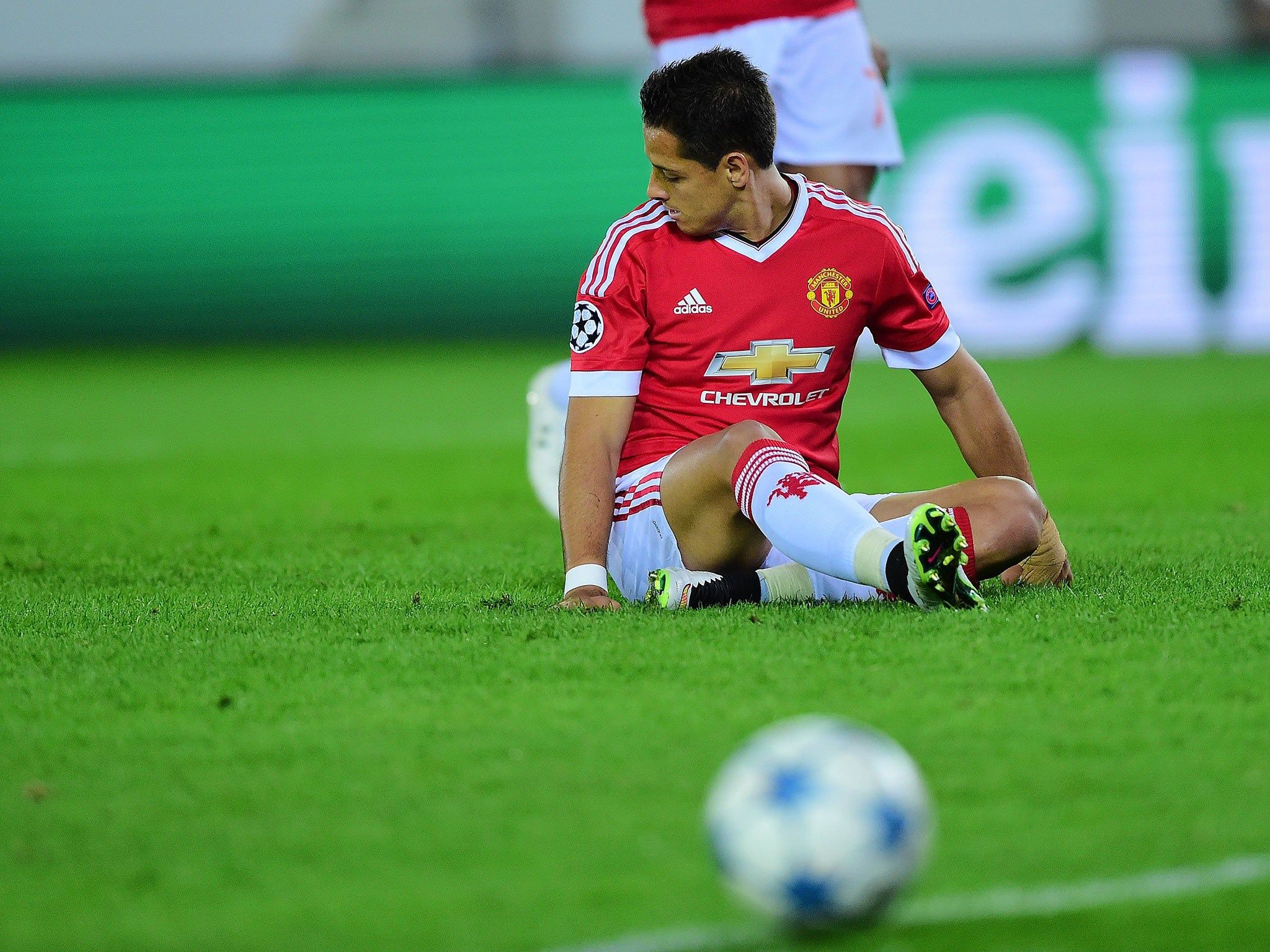2048x1536 Javier Hernandez: Great night for Manchester United, terrible night for Chicharito