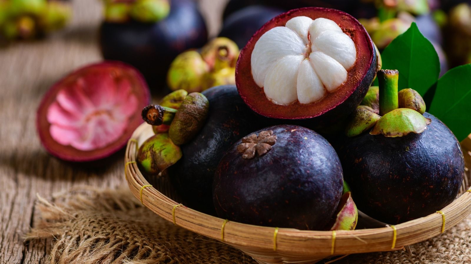 1600x900 Inside Queen Victoria's Rumored Passion For Mangosteens