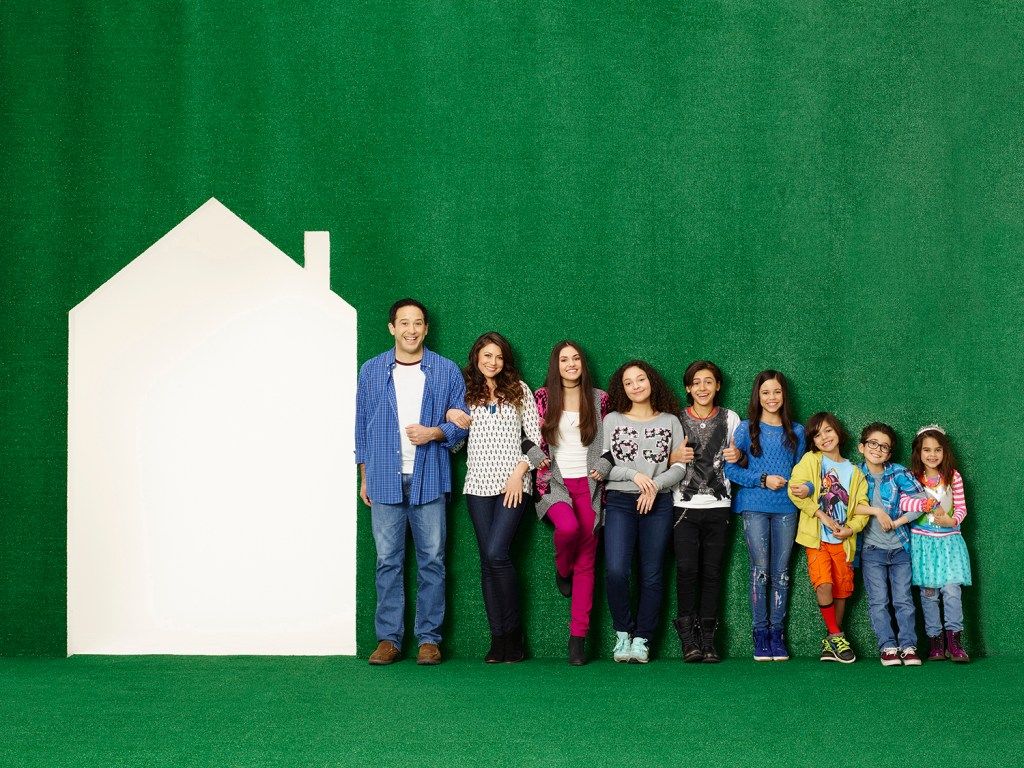 1024x768 Stuck In The Middle' Renewed For Season 2 On Disney Channel