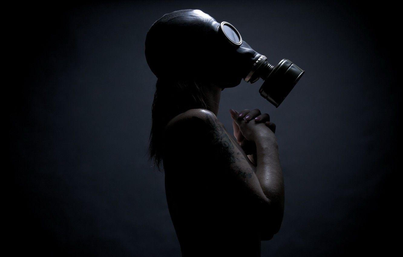 1332x850 Wallpaper pose, girl, gas mask image for desktop, section