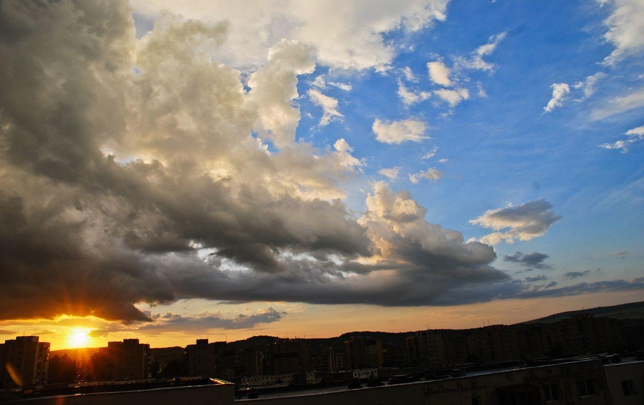 1280x804 Clouds over the city wallpaper. Clouds over the city