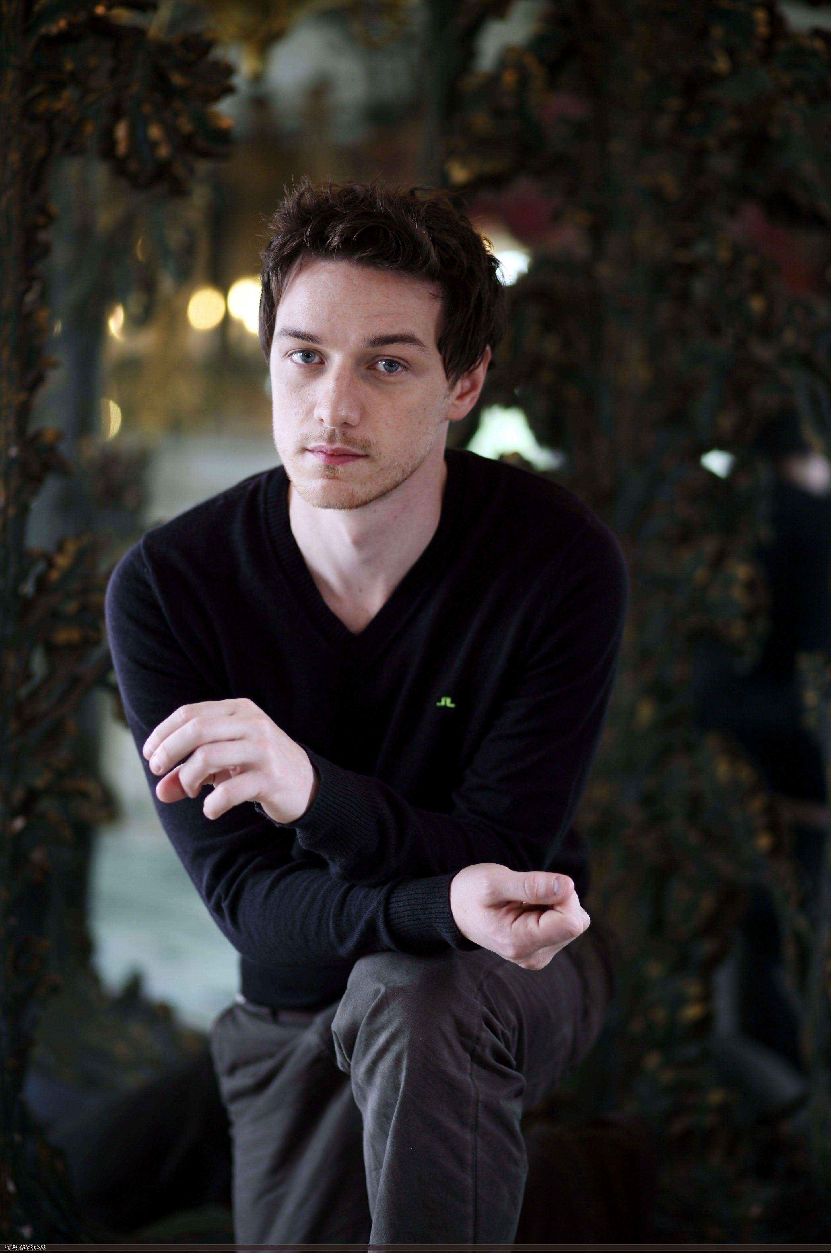 2896x4368 James McAvoy wallpaper
