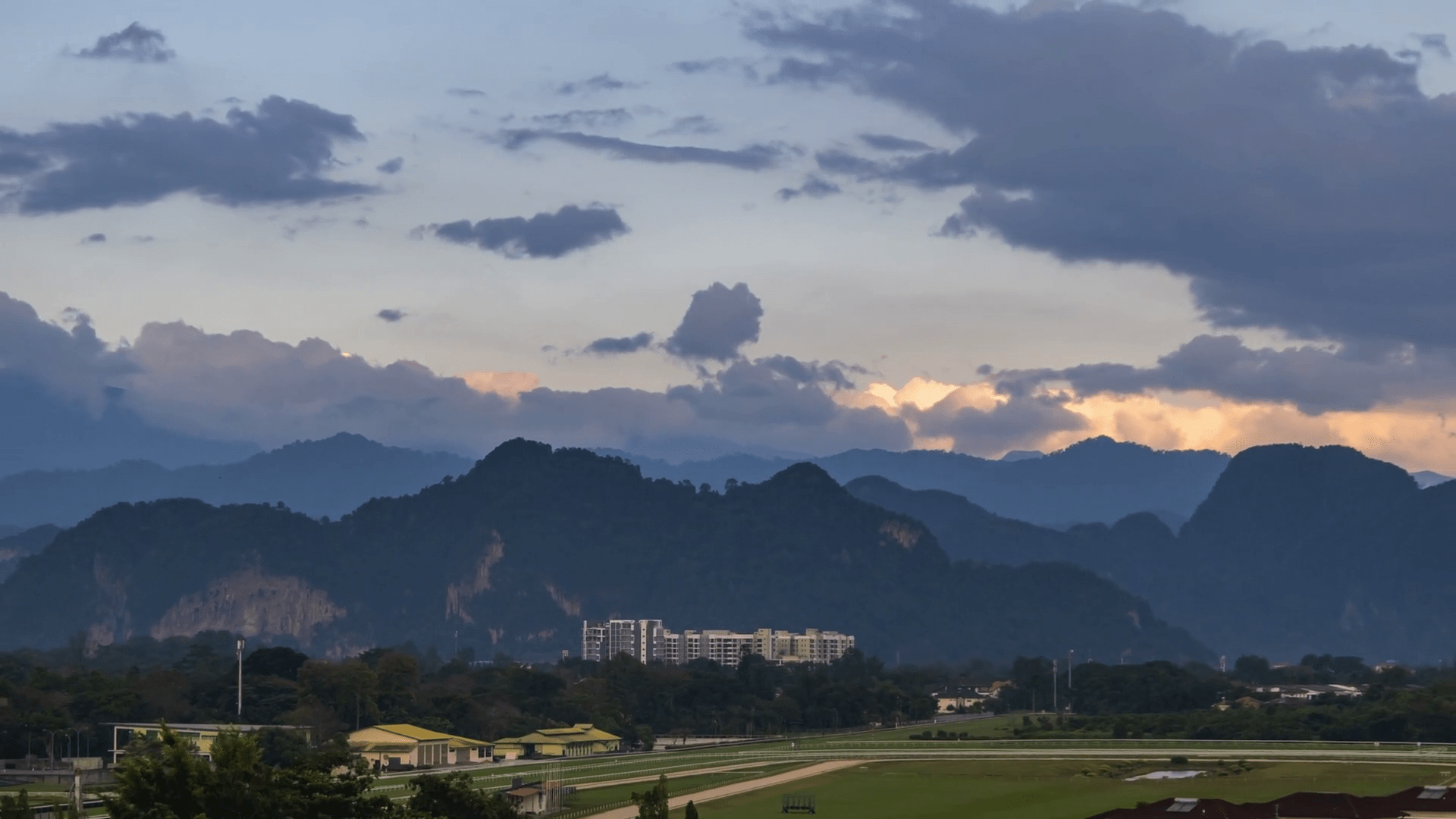 1920x1080 Time Lapse of Ipoh City Landscape, Perak, Malaysia