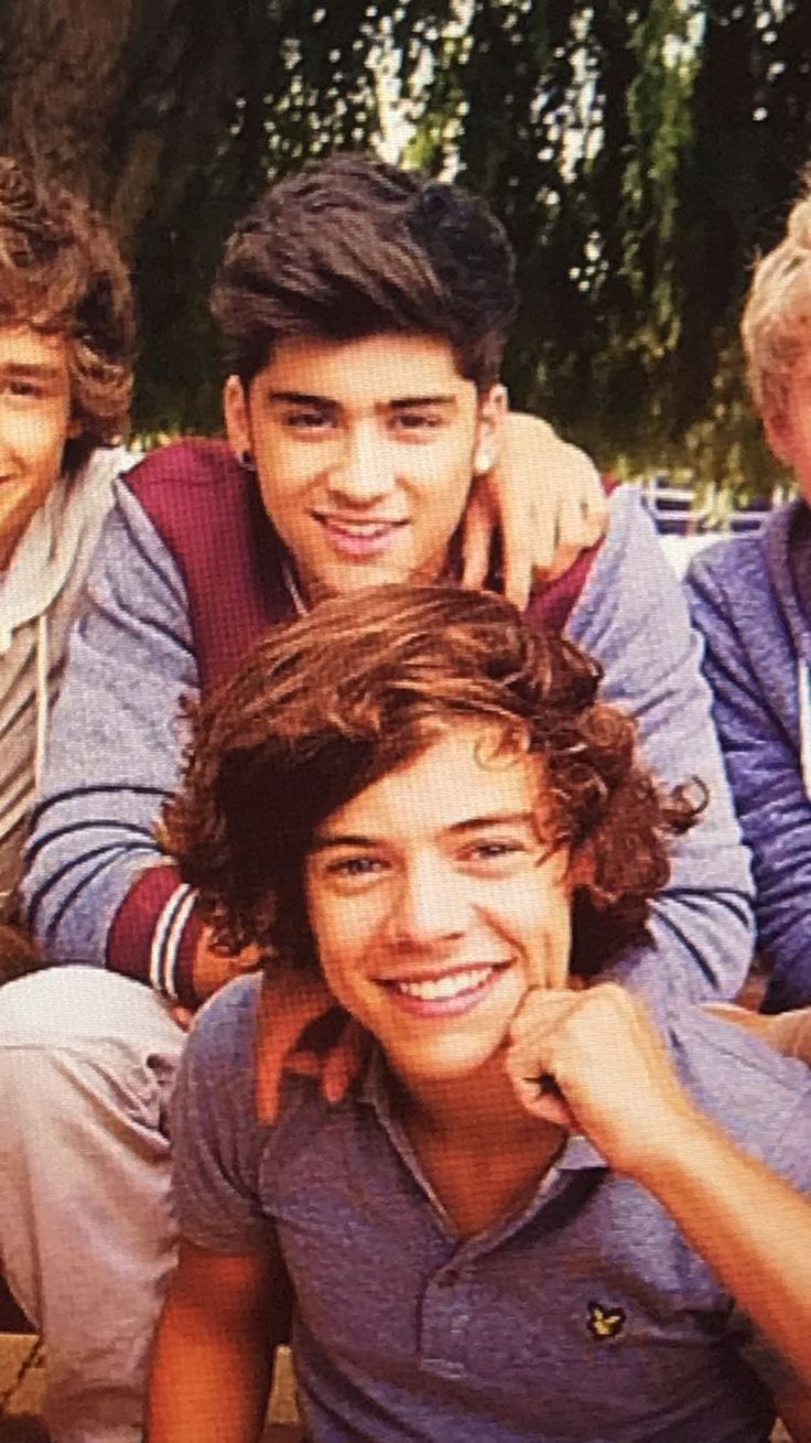 736x1309 Zarry wallpaper. Harry and zayn wallpaper, Zayn harry and louis, One direction
