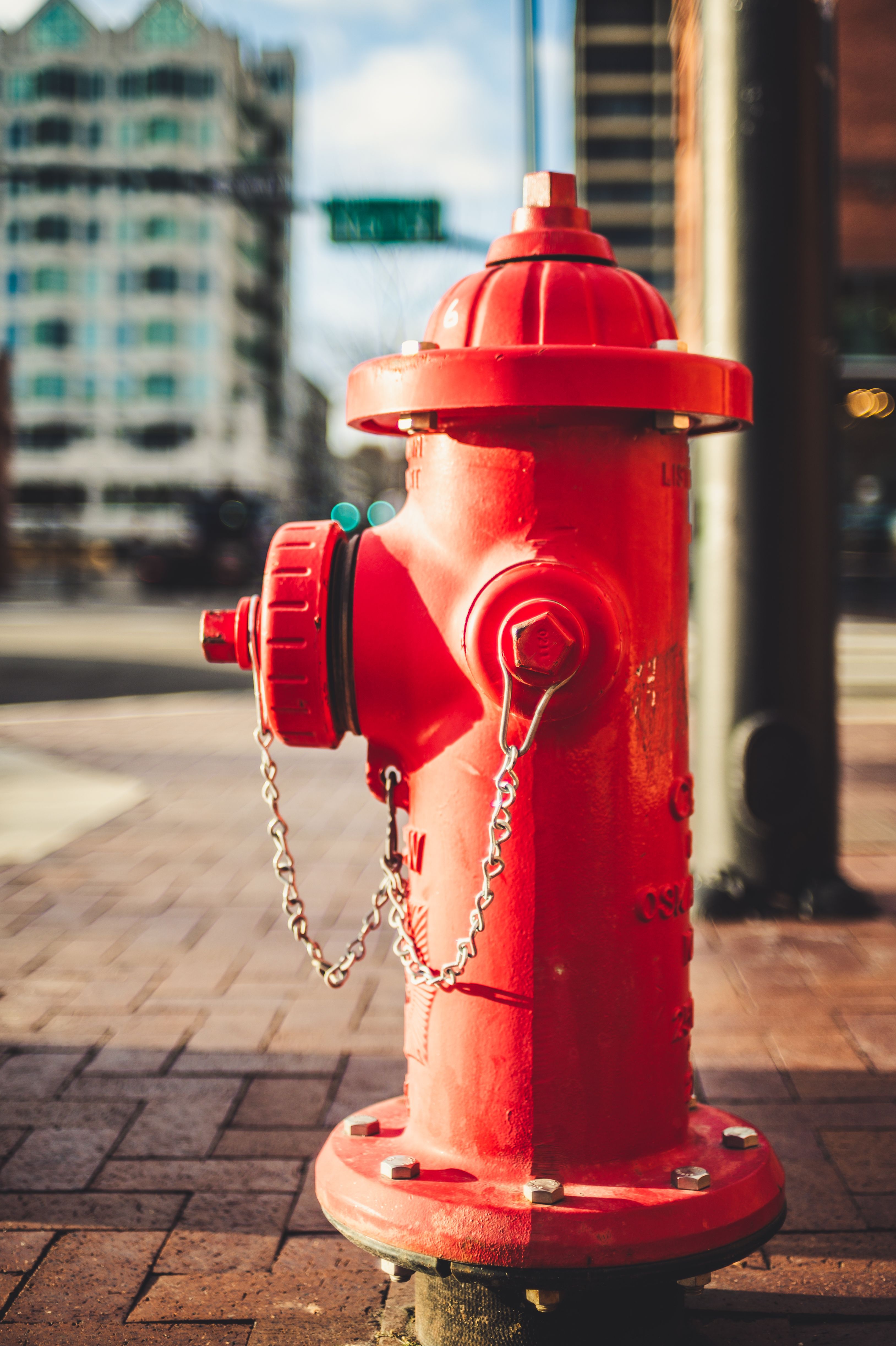 3256x4893 Red fire hydrant on city street in sunlight · Free