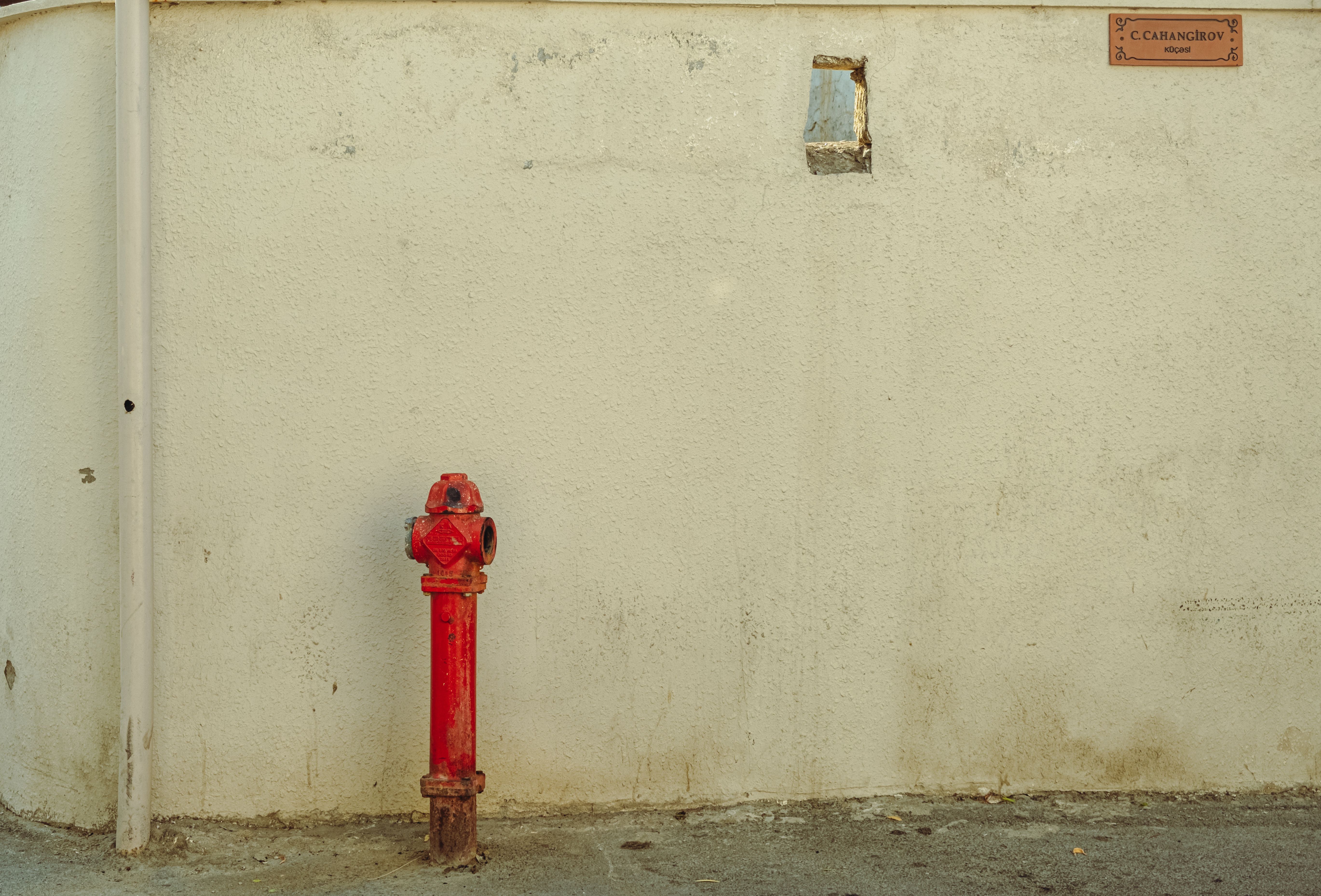 5478x3718 Hydrant on the Street · Free