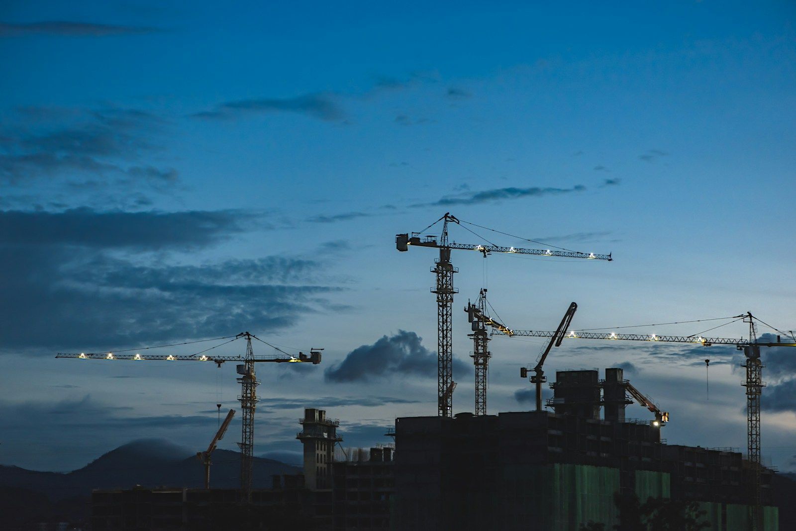 1600x1068 Effective Strategies for Construction Company Expansion