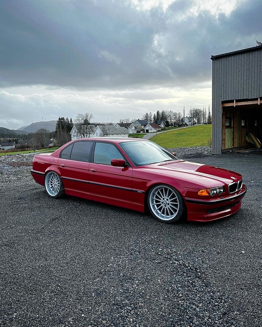 1080x1350 BMW 740iA [1080x1350]