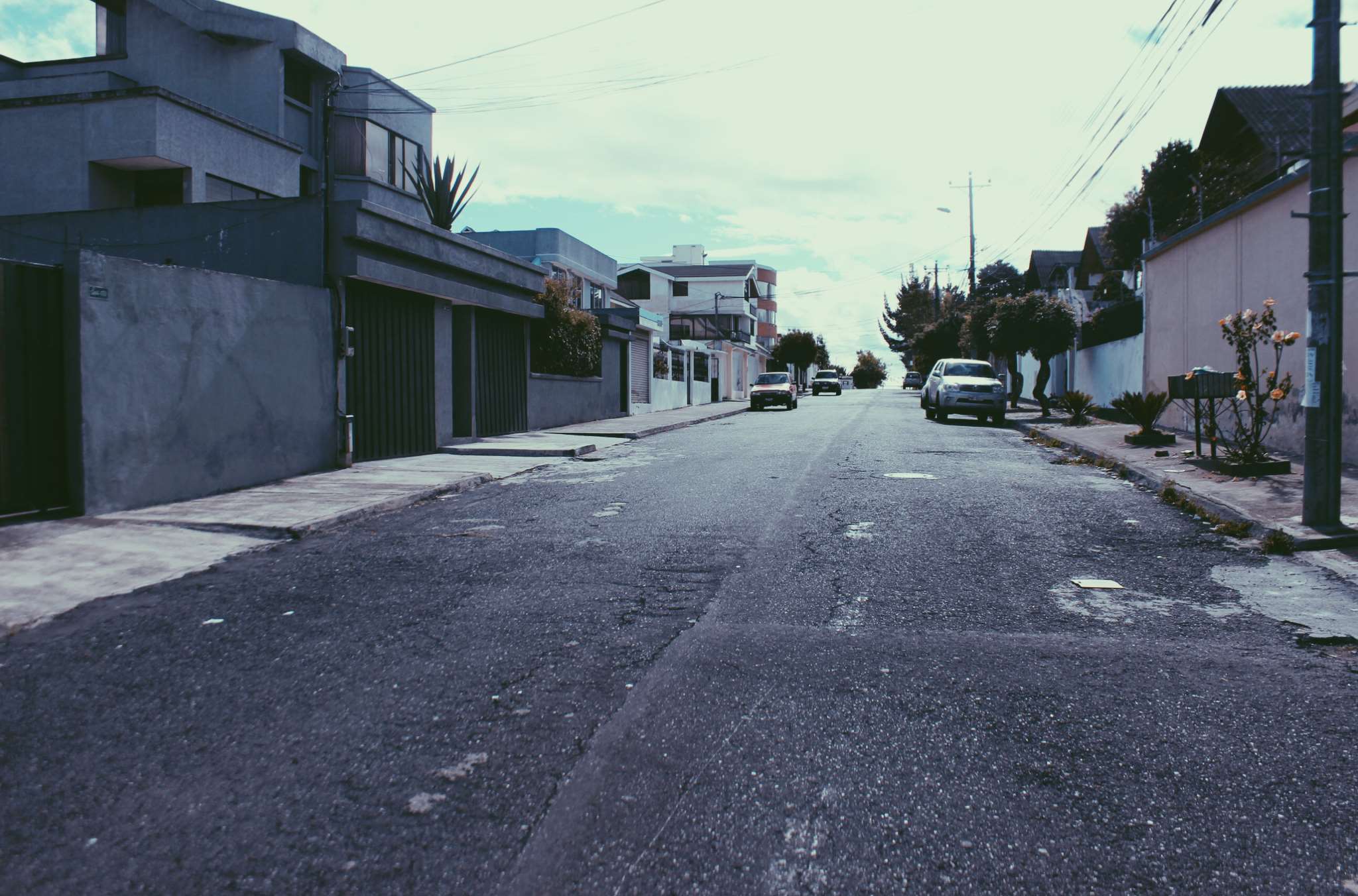 2048x1352 Adventure, Ecuador, Empty Streets, Sky, Streets, Stroll