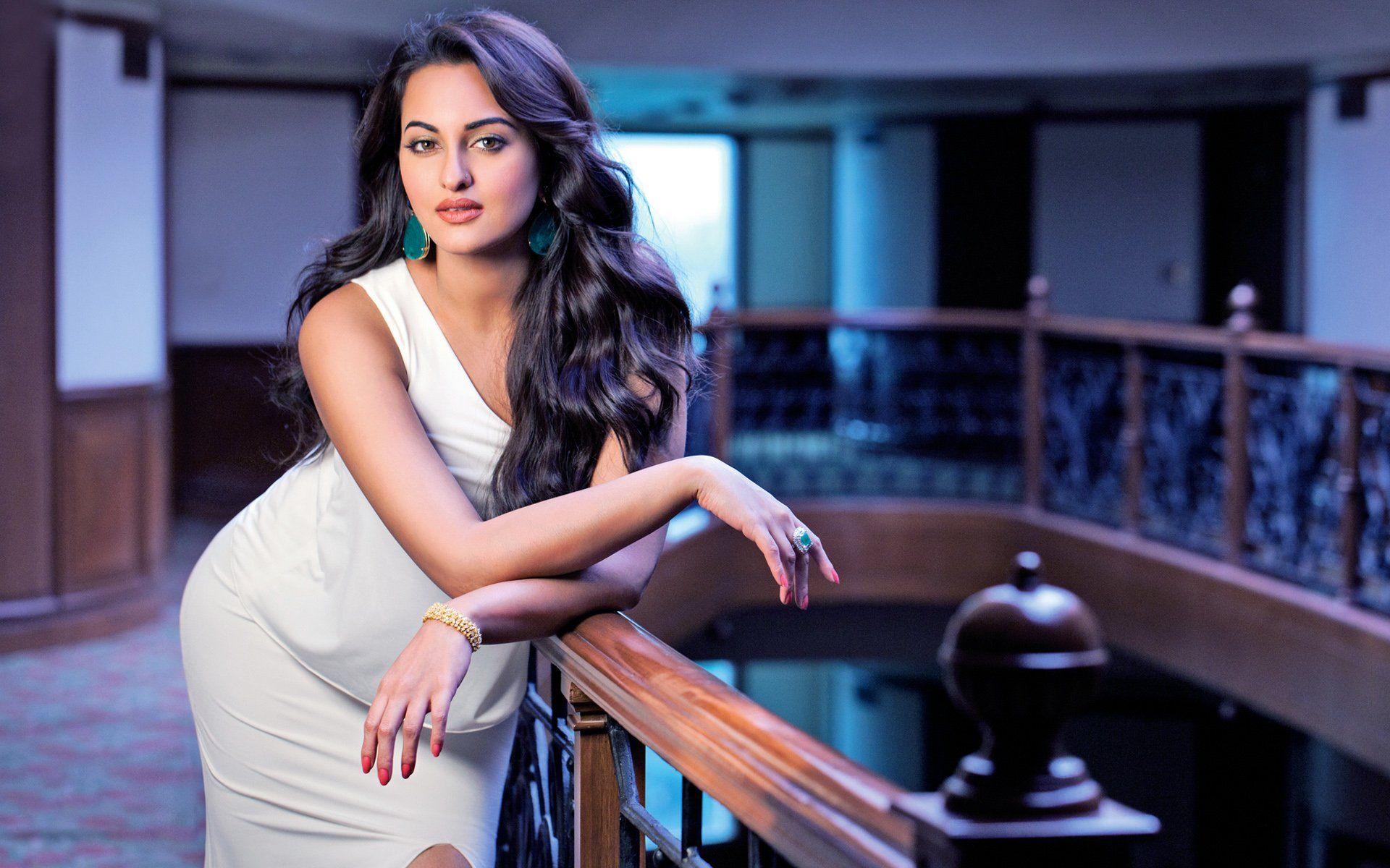 1920x1200 Sonakshi Sinha HD Wallpaper and Background Image