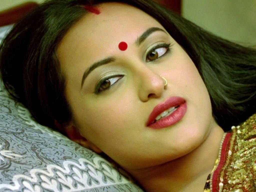 1024x768 Sonakshi Sinha HD Wallpaper Sonakshi Sinha Beautiful Wallpaper