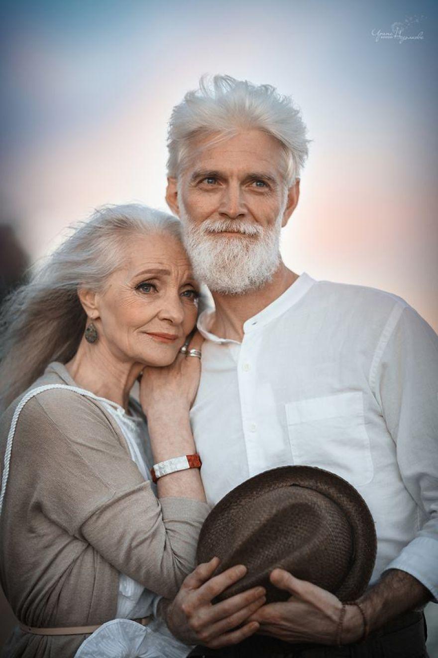 880x1320 Nhiếp ảnh gia người Nga đã chụp được cặp vợ chồng già tuyệt đẹp để giới thiệu
