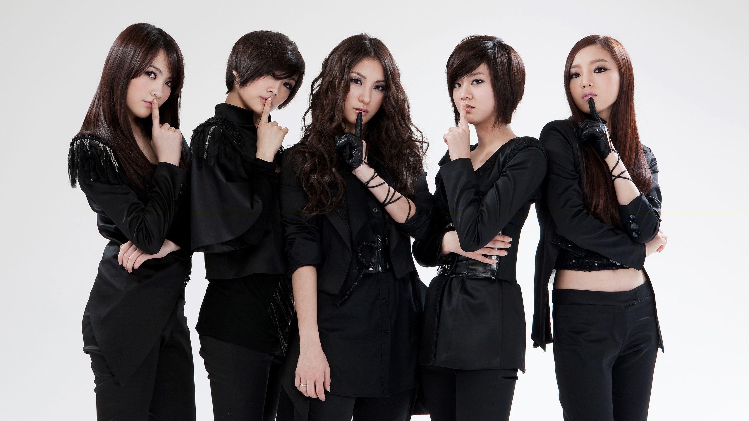 2560x1440 Image Brown haired Kara Kpop Korean Singers Asian Music 2560x1440