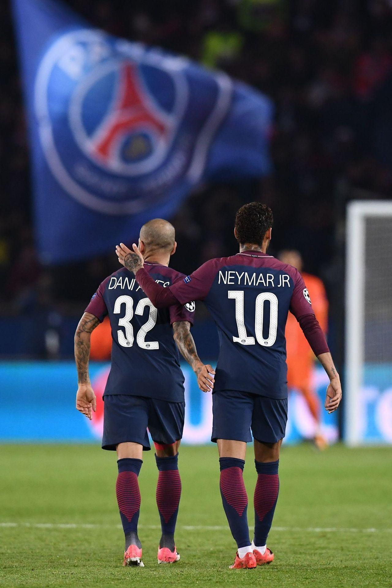 1280x1919 Ici c'est Paris : neymar jr et Dani alves