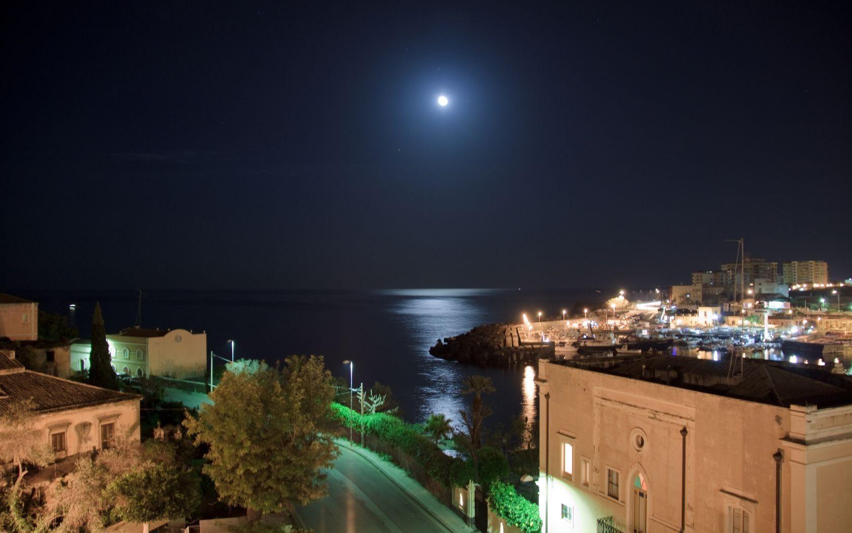 1680x1050 Sky: Sky Moonlight Sea Houses Night Sicilian Wallpaper With Blue