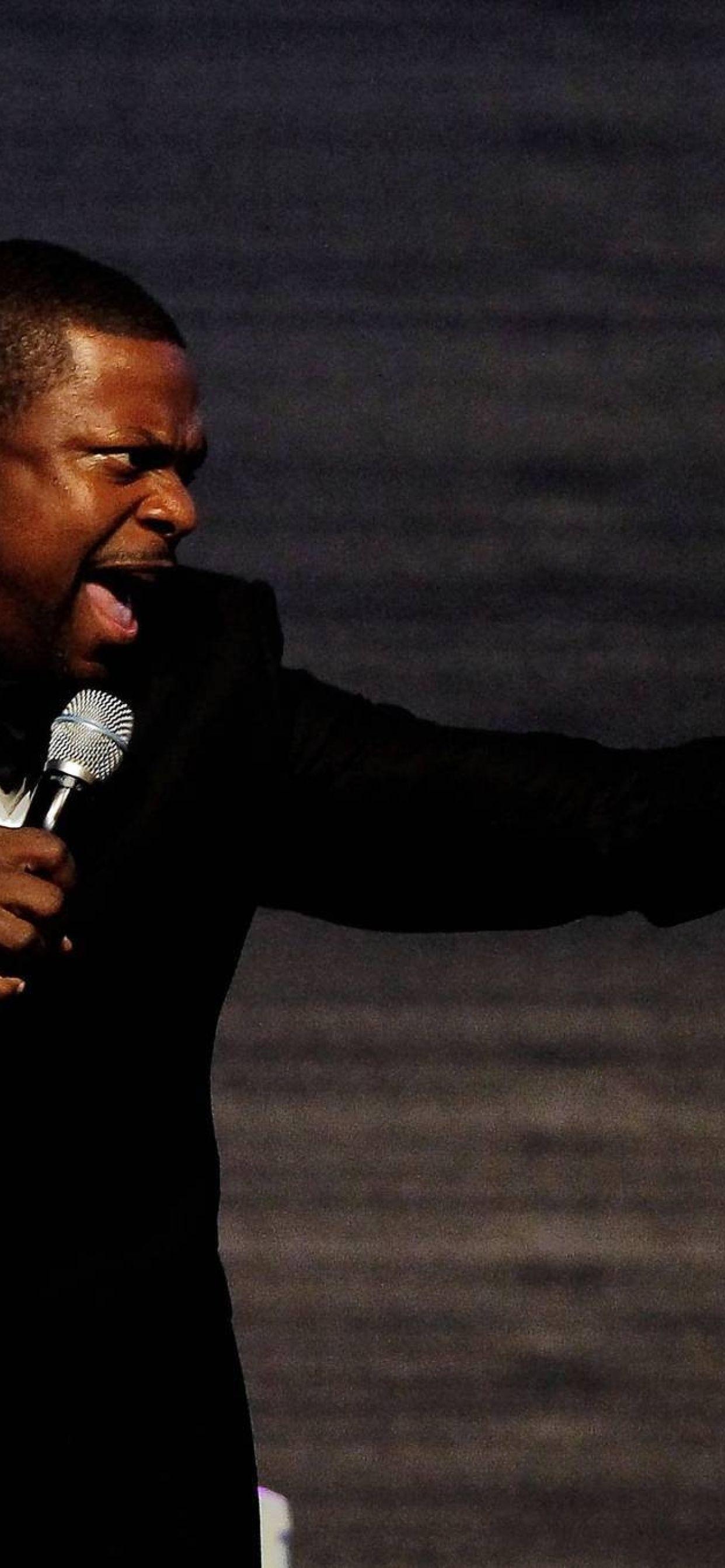 1242x2688 chris tucker, microphone, tuxedo iPhone XS MAX Wallpaper