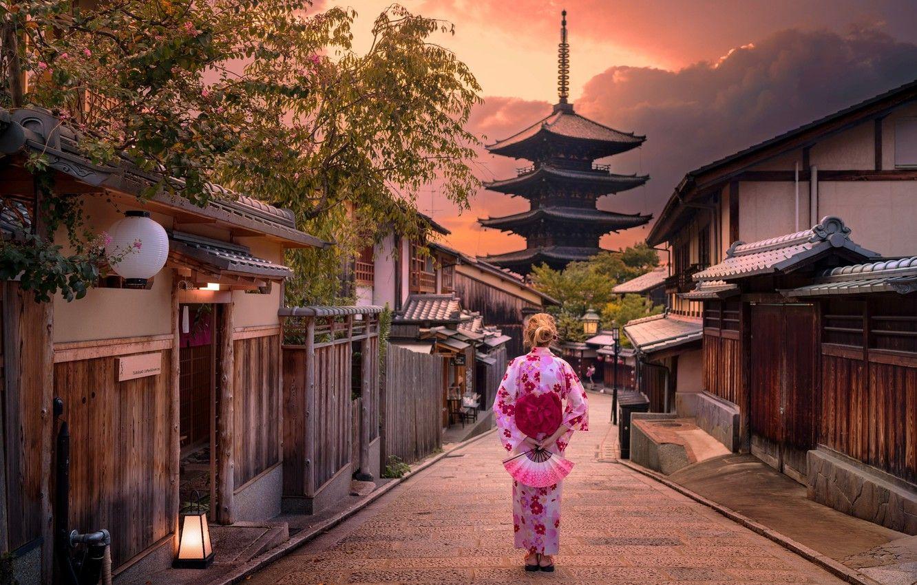 1332x850 Wallpaper girl, sunset, the city, street, Japanese, Japan, houses, pagoda, Japan, Kyoto, Kyoto, fences image for desktop, section город