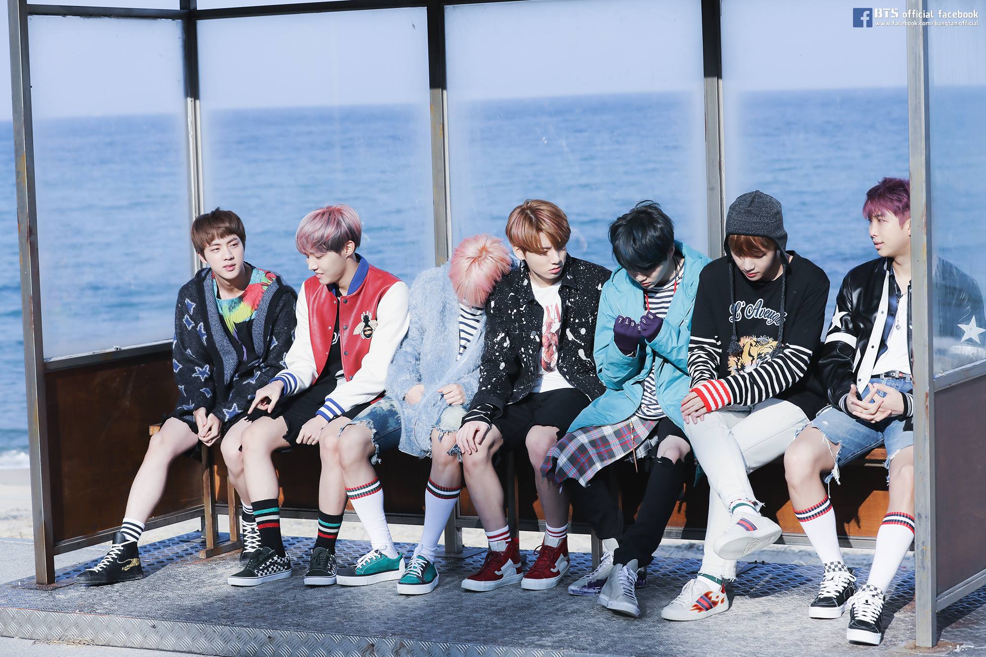 2000x1333 View Fullsize You Never Walk Alone Image Spring Day Concept