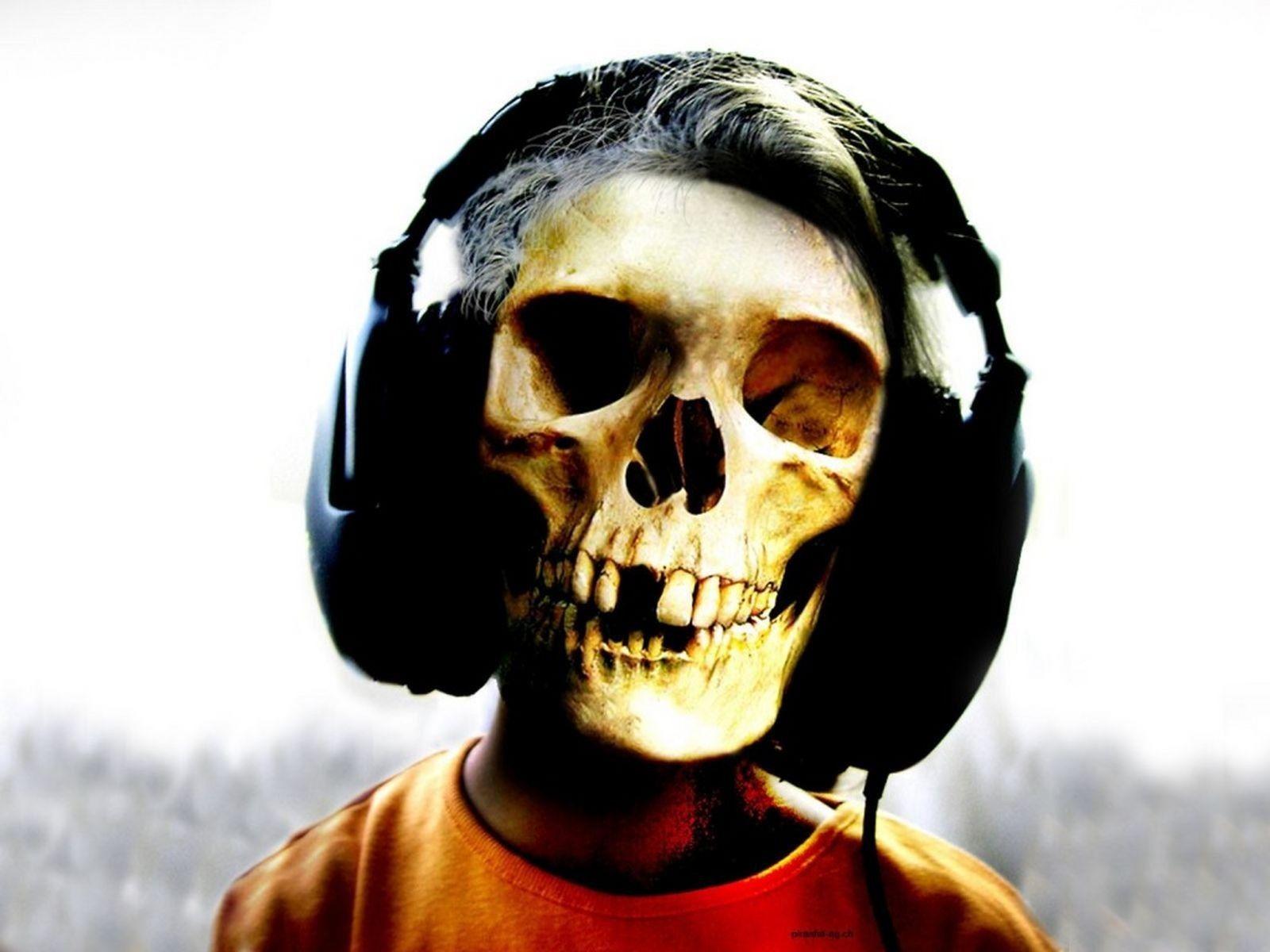 1600x1200 Skull Listening To Music Unique Wallpaper Wide Wallpaper