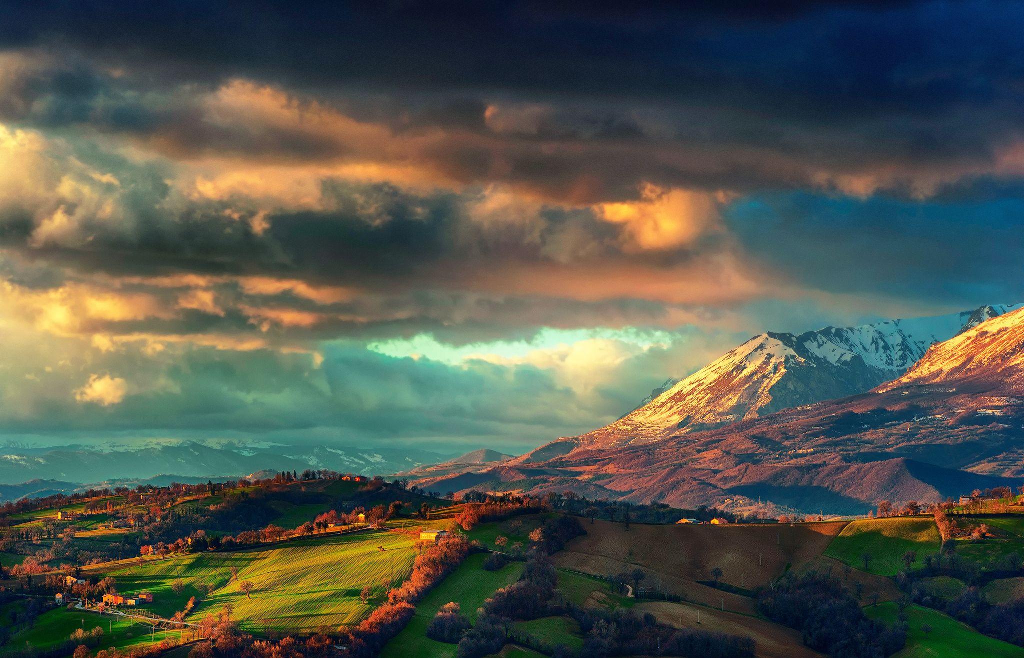 2048x1315 Storm Clouds Wallpaper