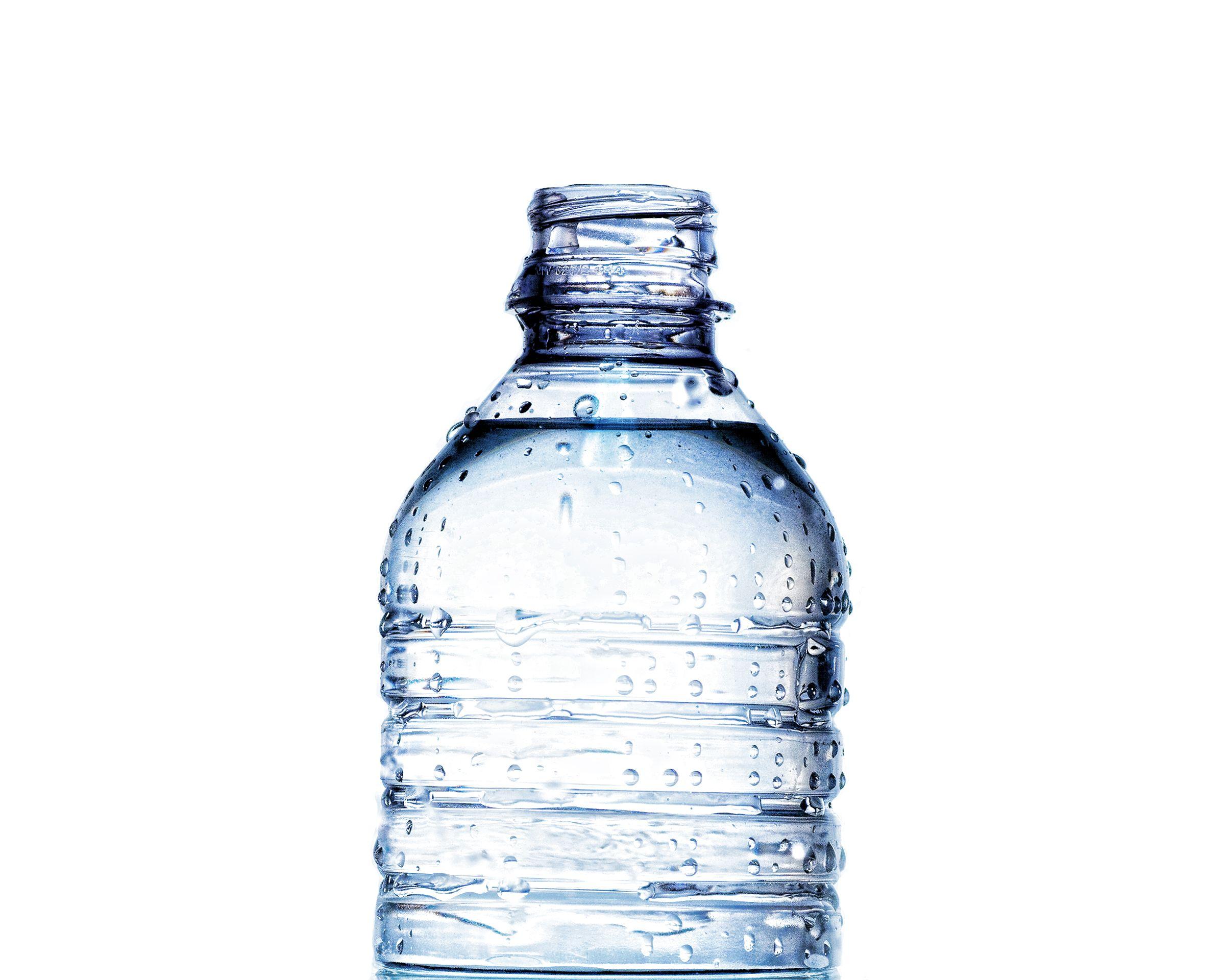 Water mouthing. Бутылка для воды. Открытая бутылка воды. Бутылка воды на прозрачном фоне. Бутыль воды на прозрачном фоне.