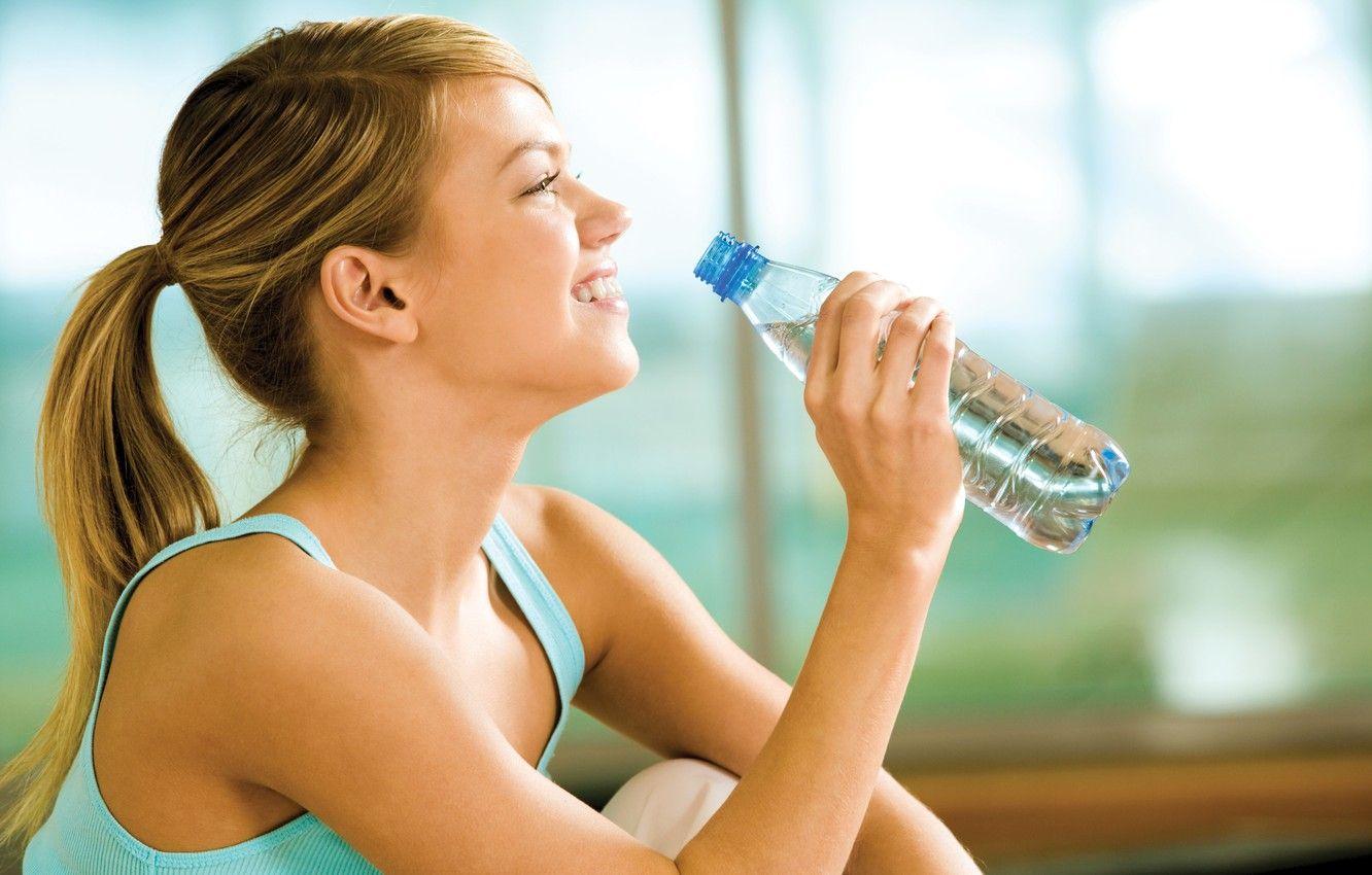 1332x850 Wallpaper woman, smile, water, water bottle, vital liquid image for desktop, section настроения