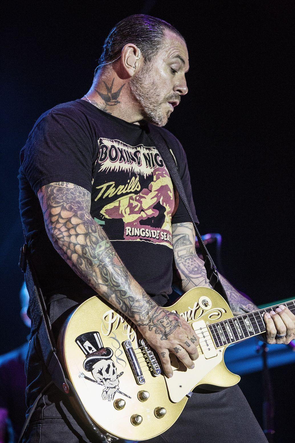 1035x1553 Best mike ness image. Mike ness, Social distortion, Sick boy