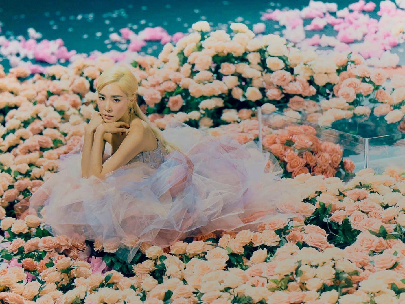 1400x1050 Tiffany Young Looks Through Rose Tinted Glasses In “Lips On Lips