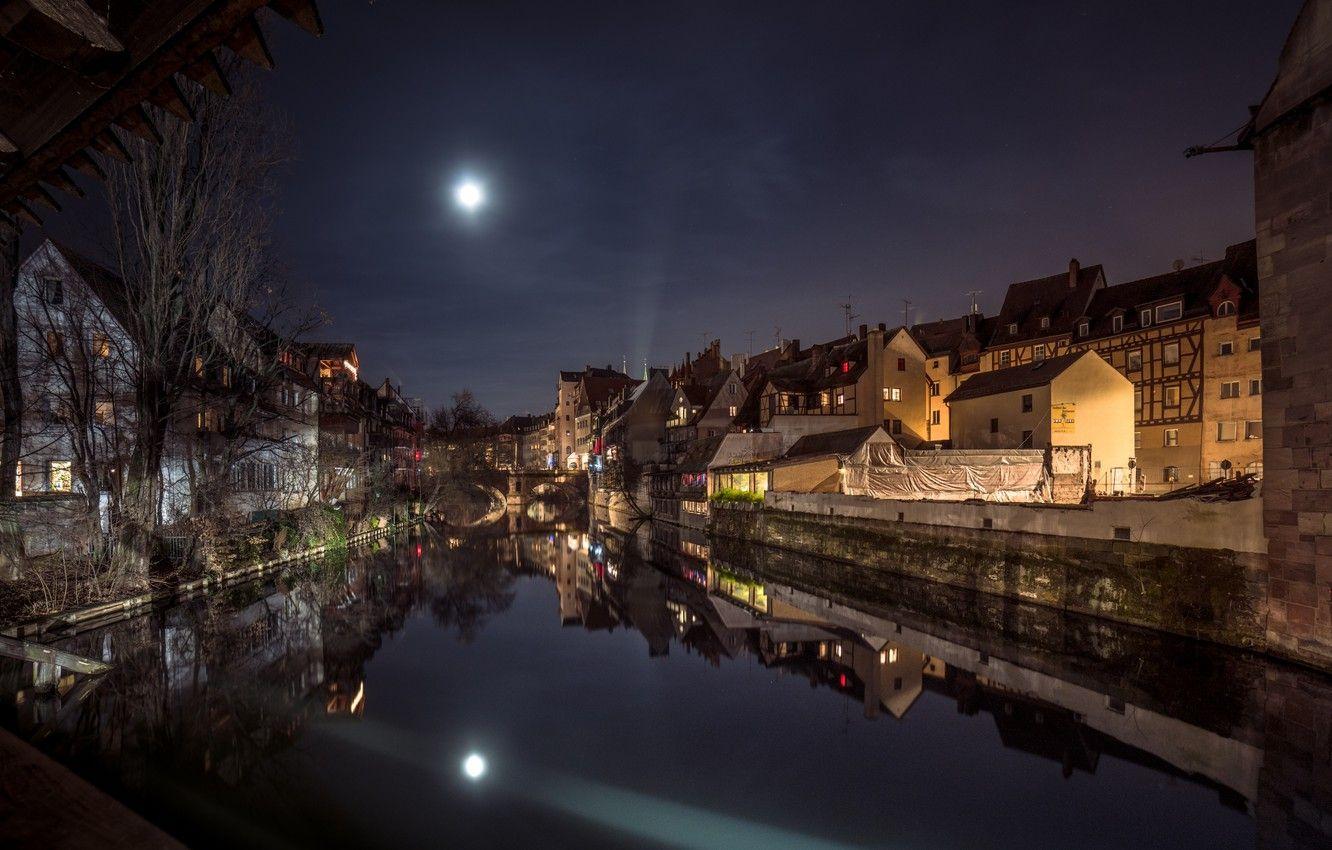 1332x850 Wallpaper night, the moon, Germany, Bayern, Nuremberg image