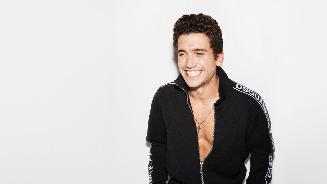 1366x768 Jaime Lorente Wallpaper